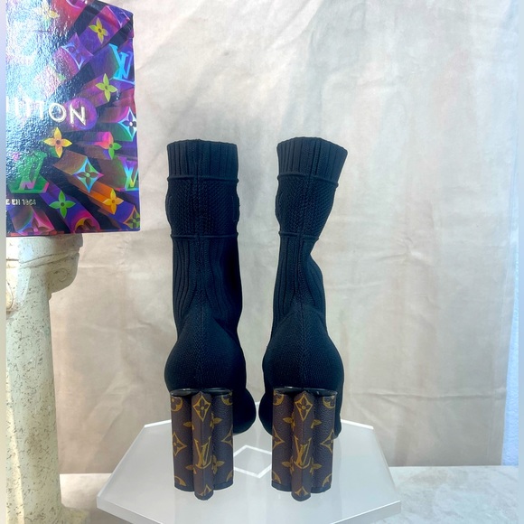 Louis Vuitton Silhouette Black Ankle Boots Sz 40 (US 8) In Like New Condition - Picture 12 of 16